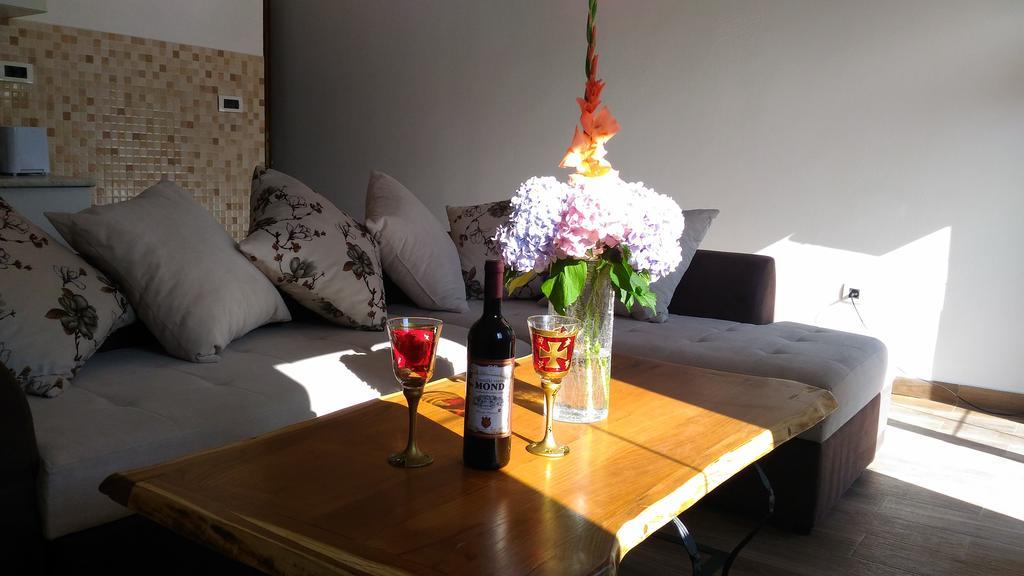 Apartment Mond Virpazar Buitenkant foto