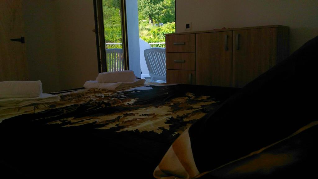Apartment Mond Virpazar Buitenkant foto
