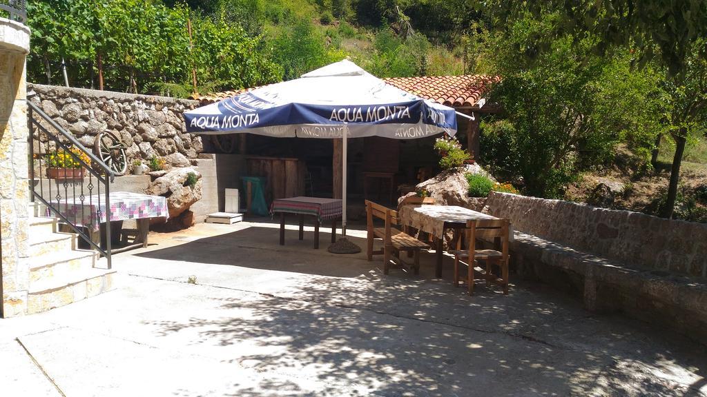 Apartment Mond Virpazar Buitenkant foto