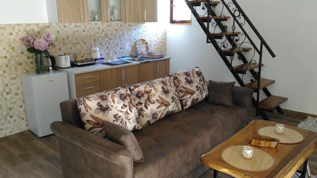 Apartment Mond Virpazar Buitenkant foto