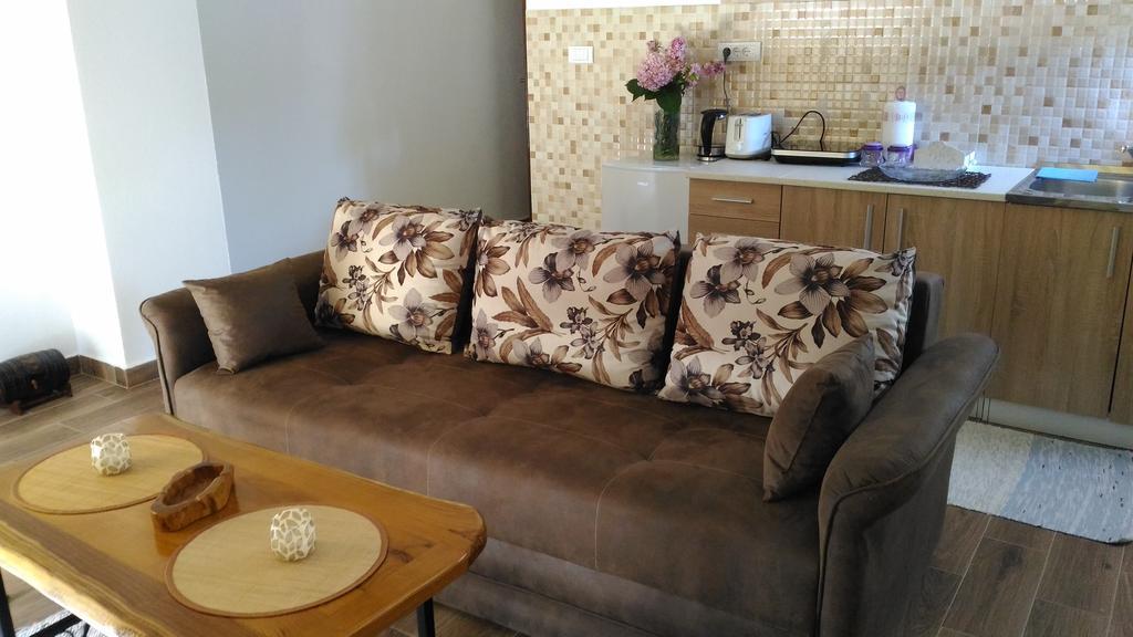 Apartment Mond Virpazar Buitenkant foto